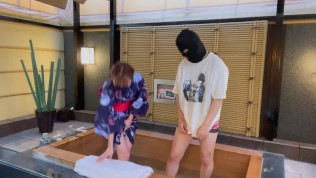 浴衣姿の女子大生が人に見られながらの初ハメ撮り！大興奮のぐちょぐちょパイパンまんこにたっぷり中出しSEX! AbemaTV給与明細 ♡RYO＆YUU♡素人カップル/歳の差/10代/スタイル抜群/美少女